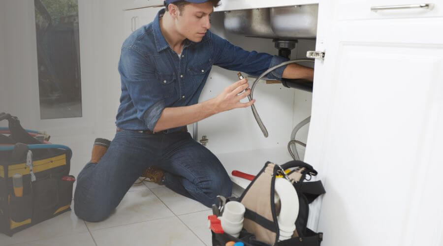 Professional same day plumber in Santa Maria, TX