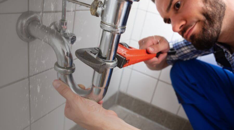Professional same day plumber services in Santa Maria, TX